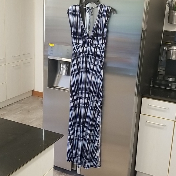 💕VERONICA M💕 Barbados Stripe Deep V Maxi Dress - Picture 8 of 14